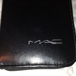 Make-Up Mac Brushes with Leather case